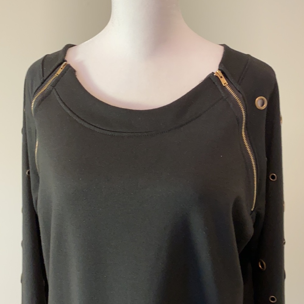 Women's long sleeve top